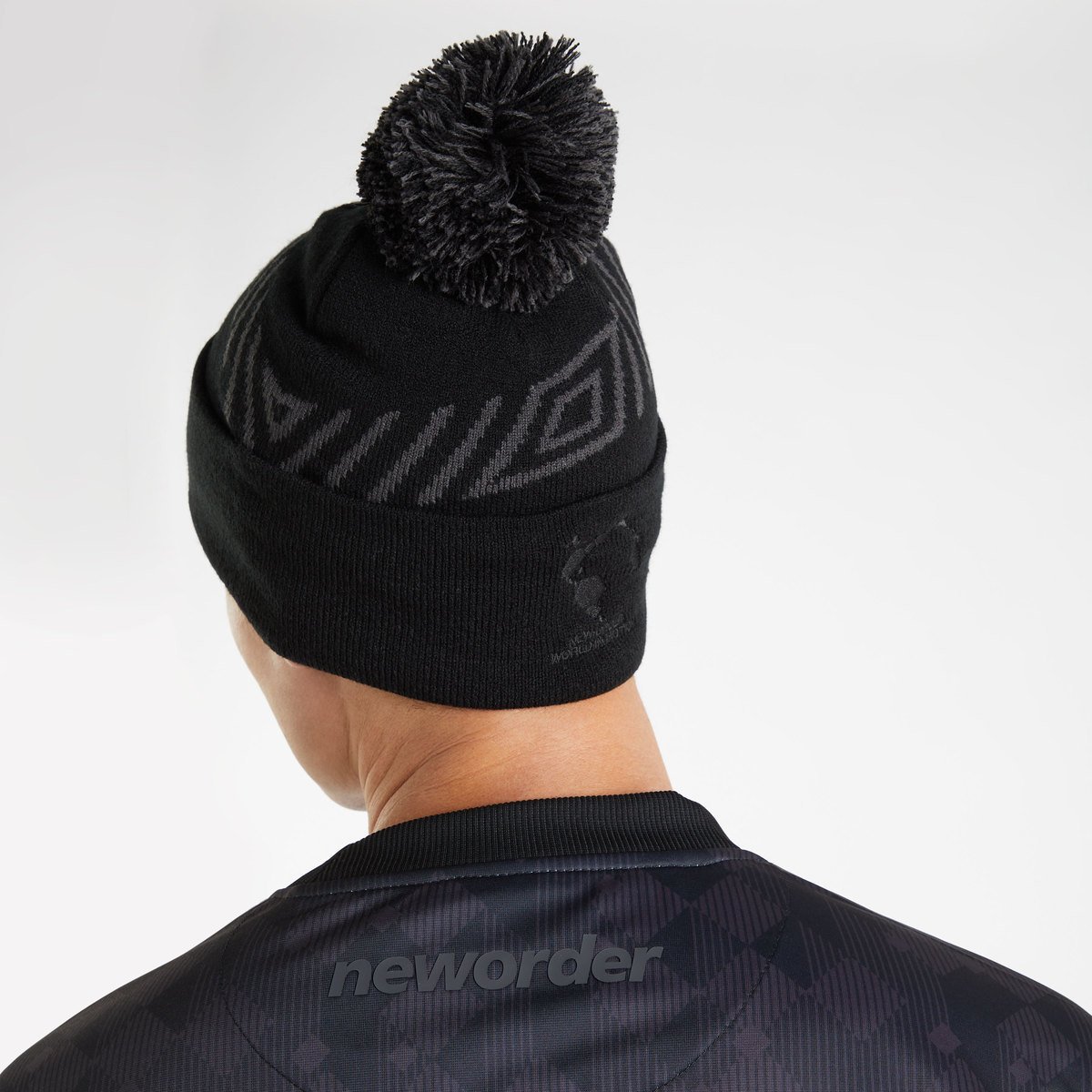 Umbro New Order Bobble Beanie Kadın Şapkalar Siyah Siyah | TR-18061